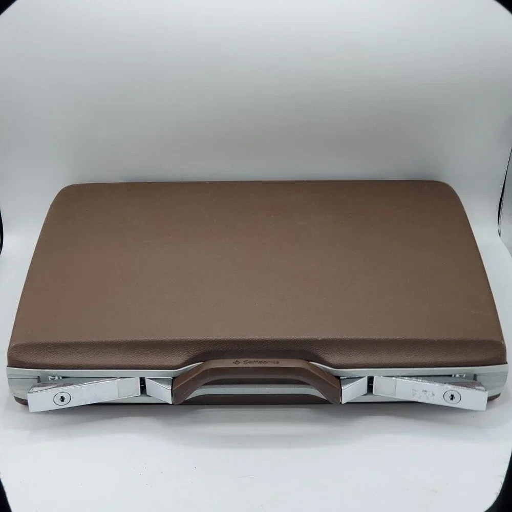 Vintage Samsonite Brown Briefcase - Used in a University - Great Condition